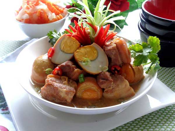 Những món ăn truyền thống không thể thiếu trong mâm cơm ngày Tết của người Việt - 13