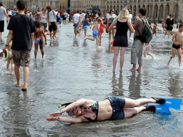 Tranh vui - Ngỡ ngàng với những hành động khó hiểu của người "quái đản"