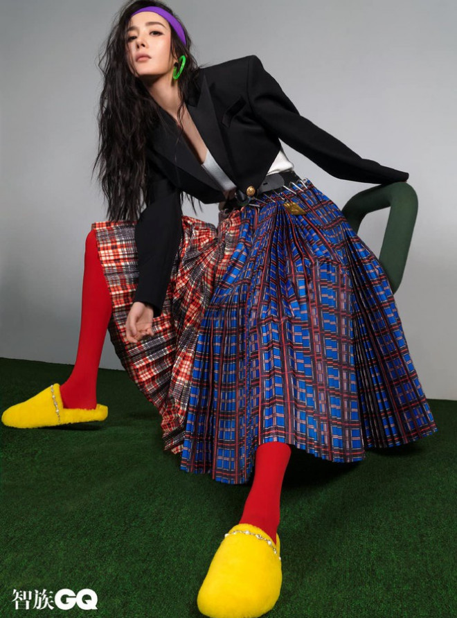 Dương Mịch được khen hết lời khi chọn phong cách “nổi loạn” đầy màu sắc trên bìa GQ - 9