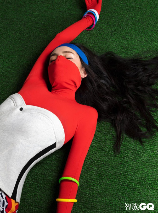 Dương Mịch được khen hết lời khi chọn phong cách “nổi loạn” đầy màu sắc trên bìa GQ - 5