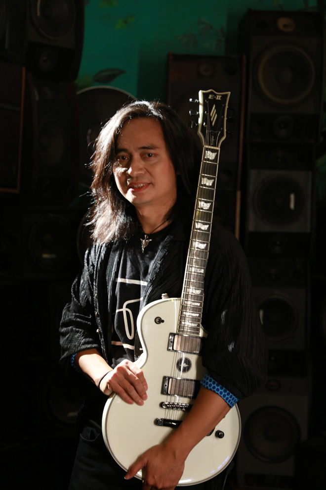 Nghệ sĩ Guitar Trần Tuấn Hùng