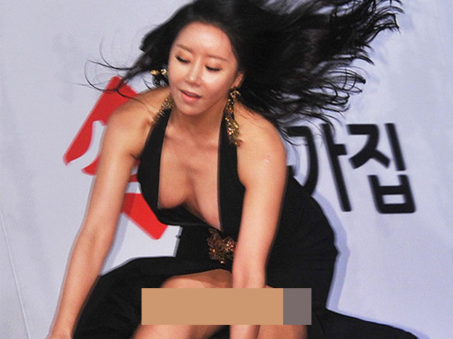 Thời trang - Váy áo khoe thân của dàn người đẹp làm "ô tạp" lễ trao giải danh giá