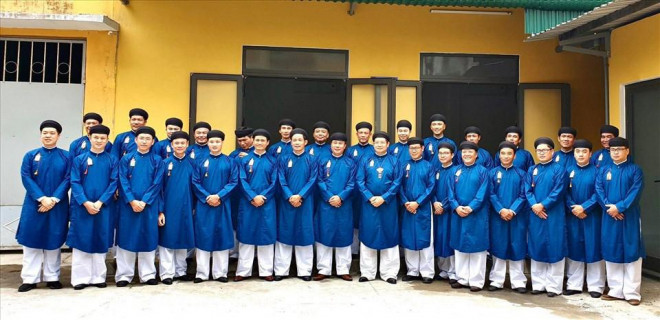 Năm 2020, Sở Văn hóa và Thể thao tỉnh Thừa Thiên Huế vừa triển khai cho toàn thể cán bộ công chức, người lao động của Sở mặc áo dài truyền thồng trong ngày thứ hai đầu tuần mỗi tháng.