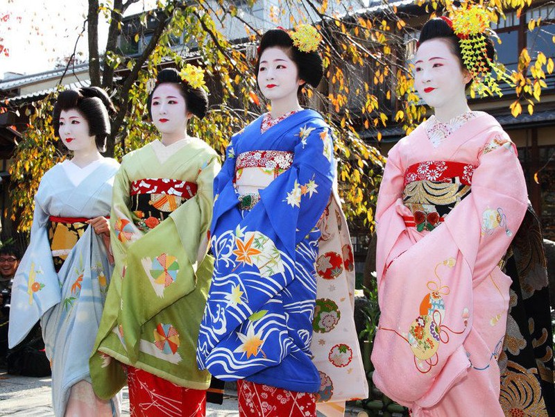 Người Nhật Bản trong trang phục truyền thống đón Tết (ảnh: Japan Times)