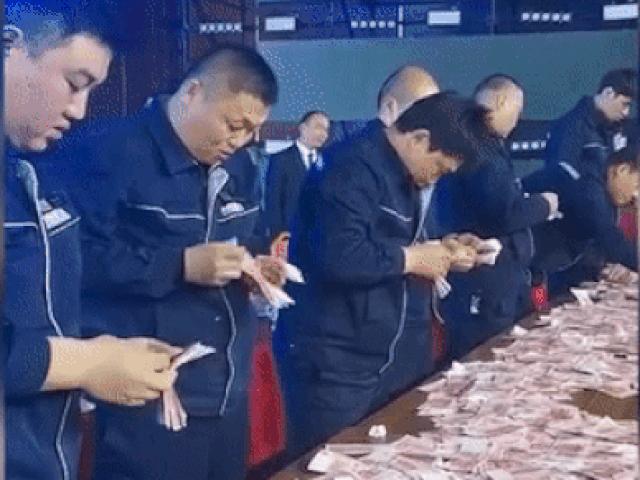 Media - Sếp thưởng tết cho nhân viên theo phong cách độc nhất vô nhị