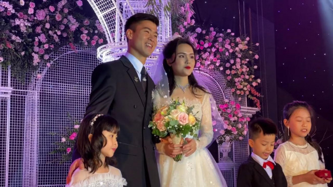 Điều đặc biệt về những đám cưới trai tài gái sắc của bóng đá Việt Nam - 3