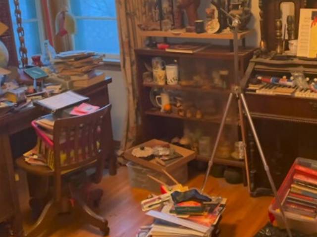 Kinh doanh - Mua căn nhà hơn 200 triệu, anh chàng tìm được gia tài "khủng" tiền tỷ