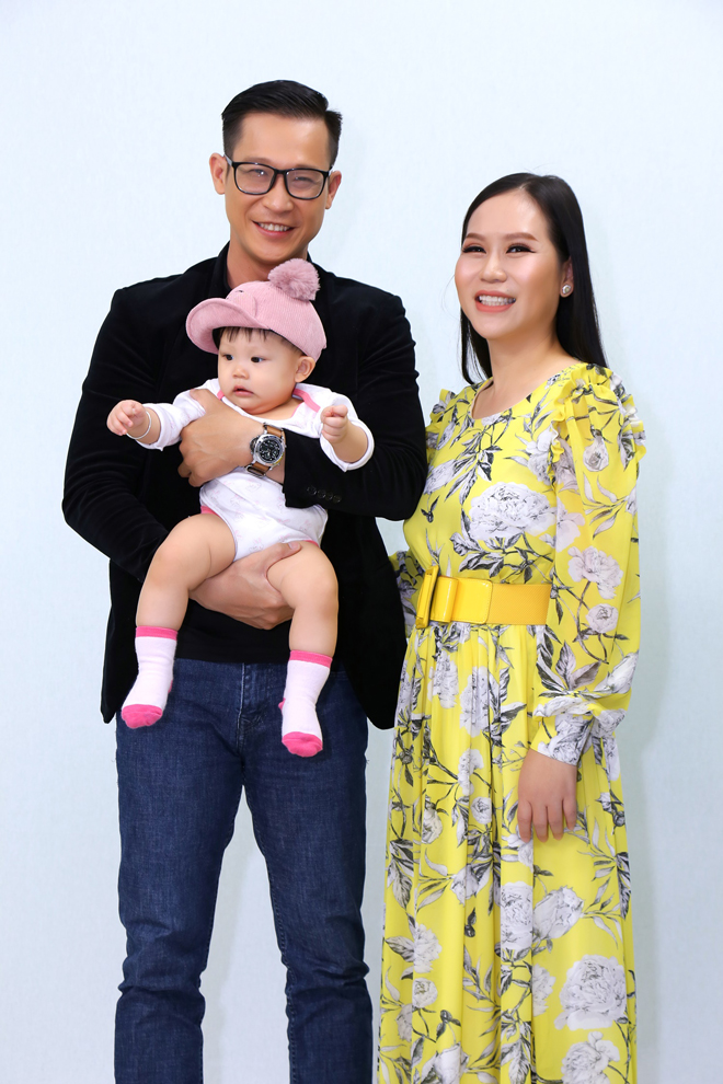 Mỹ nhân khoe chồng đảm đang, từ thay tã đến cho con bú đều rất chuyên nghiệp là ai? - 1