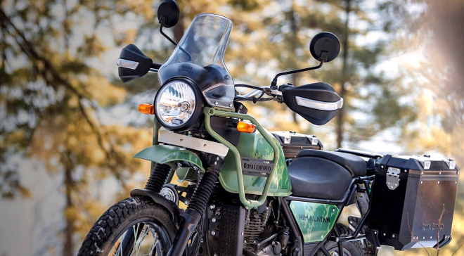 2021 Royal Enfield Himalayan màu xanh dứa.