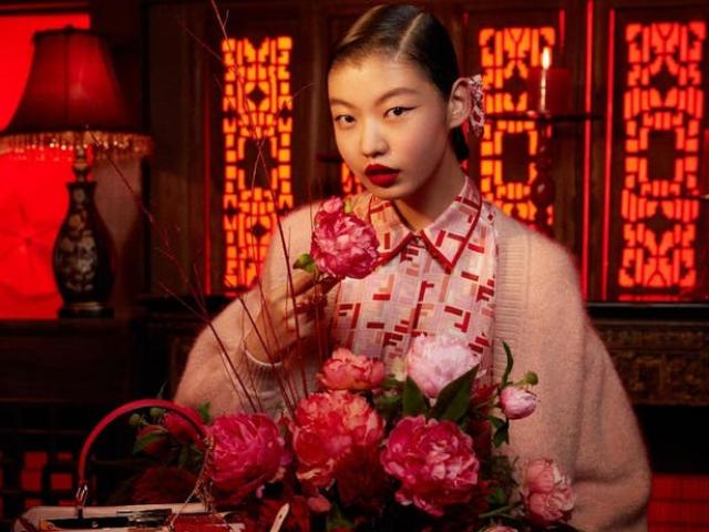 Thời trang - Những bộ sưu tập hàng hiệu ấn tượng cho Tết nguyên đán năm Tân Sửu