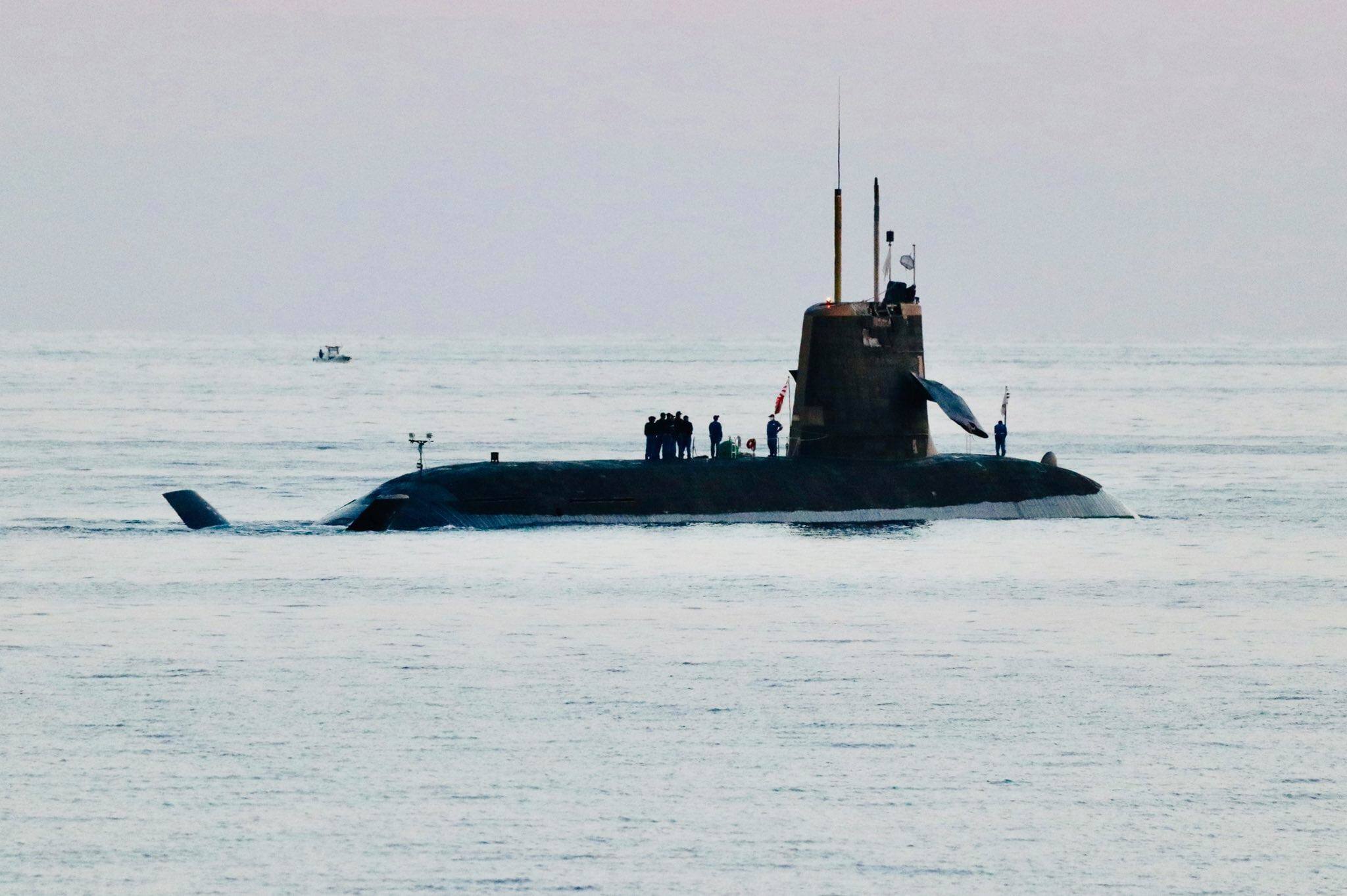 Lộ hình ảnh tàu ngầm Nhật Bản bị hư hỏng khi đâm phải tàu Trung Quốc - 1