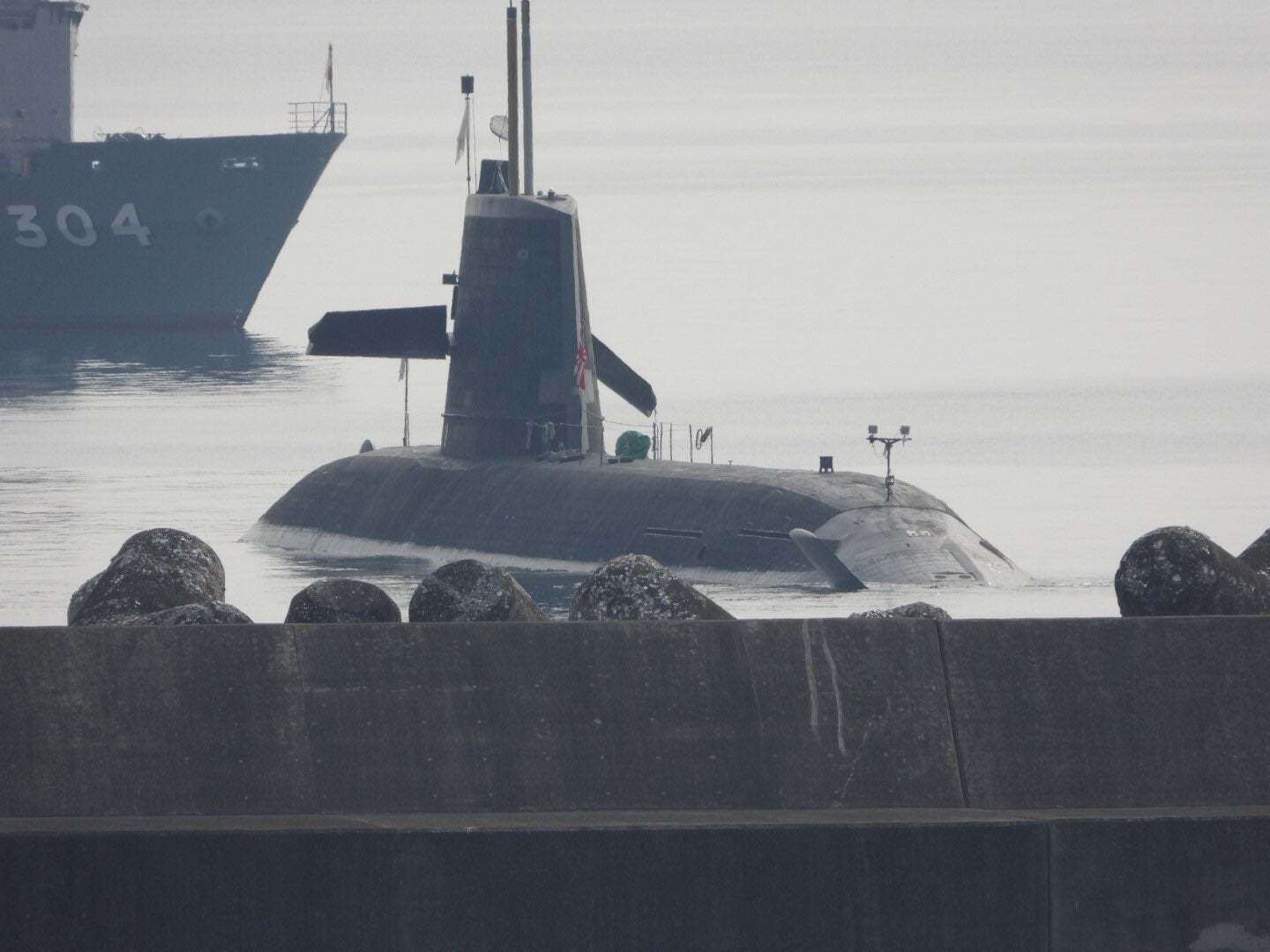 Lộ hình ảnh tàu ngầm Nhật Bản bị hư hỏng khi đâm phải tàu Trung Quốc - 5