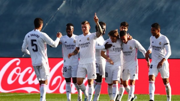 Trực tiếp bóng đá Real Madrid - Valencia: Kroos nhân đôi cách biệt - 8