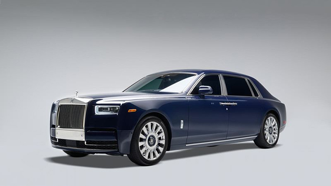 Rolls-Royce đã đợi 1 cái cây tự đổ để dùng gỗ làm nội thất cho chiếc Phantom đặc biệt này - 1