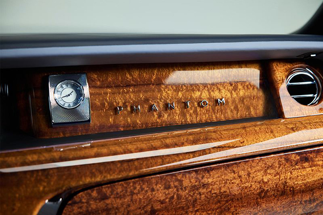 Rolls-Royce đã đợi 1 cái cây tự đổ để dùng gỗ làm nội thất cho chiếc Phantom đặc biệt này - 8
