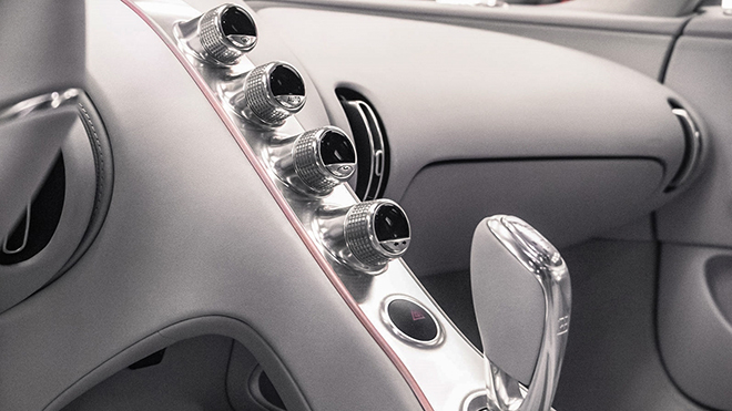 Siêu xe Bugatti Chiron màu trắng hồng độc nhất vô nhị - 8