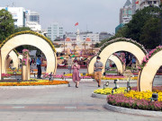 Tin tức trong ngày - Đường hoa Nguyễn Huệ kéo dài thêm 1 ngày đón khách
