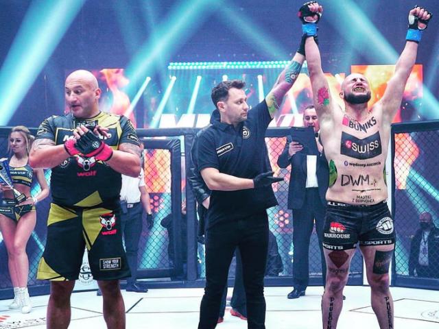 Thể thao - Náo loạn làng võ: Tài xế taxi “xăm trổ hổ báo” hạ nhà vô địch Kickboxing