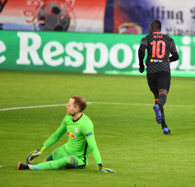 Salah - Mane thăng hoa, Liverpool đặt một chân vào tứ kết Champions League - 12