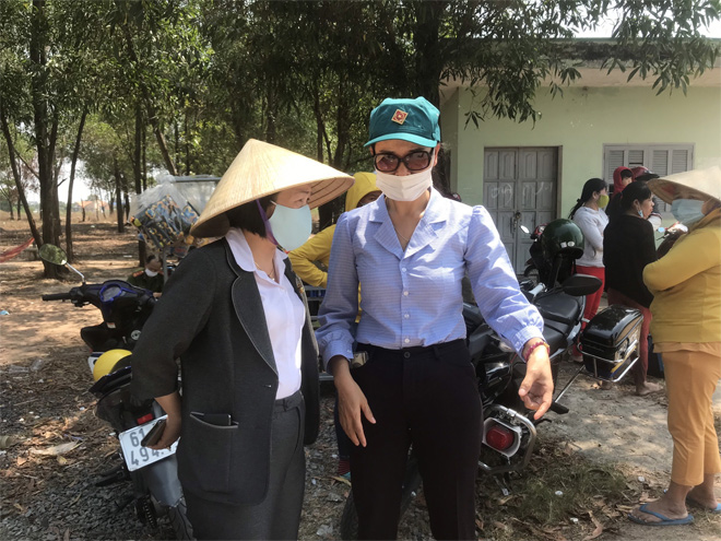 Bà Nguyễn Thu Cúc, Chủ tịch UBND TP Thủ Dầu Một cũng đã có mặt để chỉ đạo công tác tìm kiếm