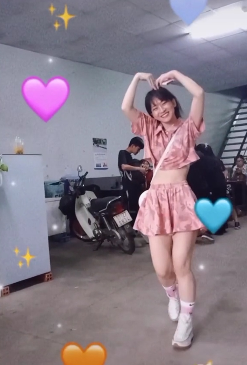Cư dân mạng bày tỏ sự thất vọng khi nữ thần ngoài đời và trong ảnh không giống nhau.