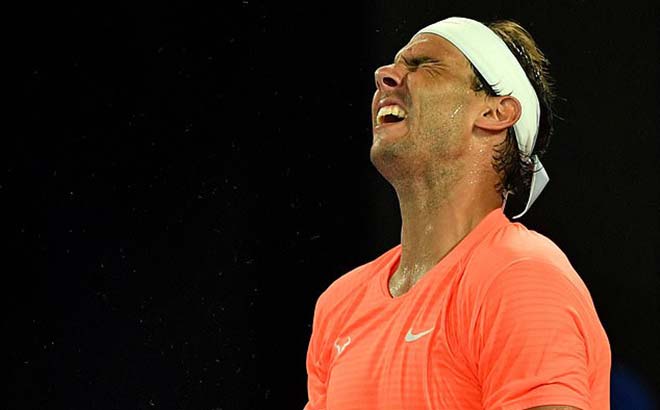 Nadal bị đánh bại&nbsp;2-6 3-6 7-6 6-4 7-5 trong một trận đấu kéo dài hơn 4 giờ