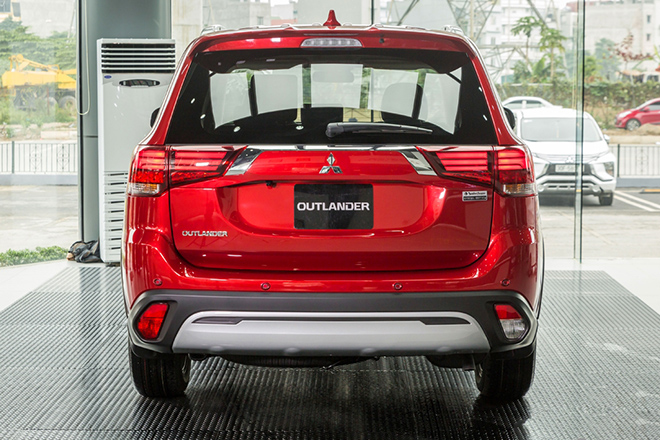 Giá xe Mitsubishi Outlander lăn bánh tháng 2/2021 - 9