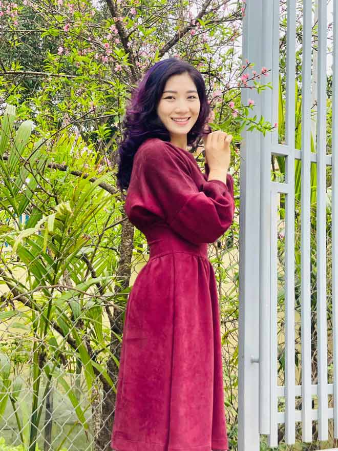 Phạm Thị Yến tươi phơi phới đi làm ngày đầu năm mới Tân Sửu 2021