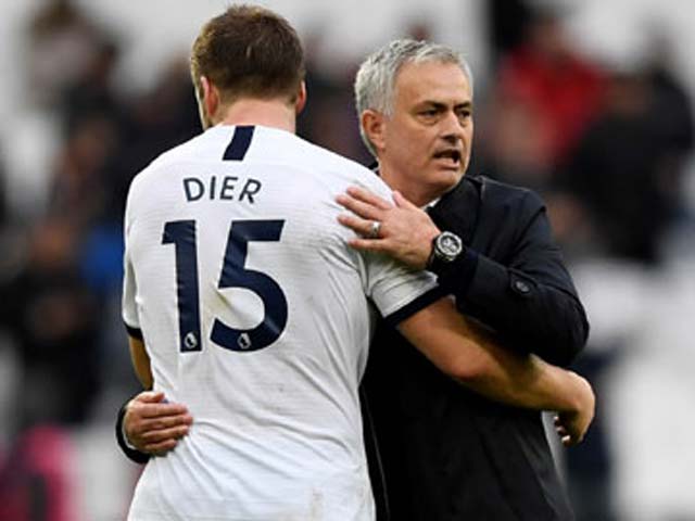 Tin mới nhất bóng đá tối 18/2: "Người cũ" MU vạch mặt Mourinho - 1