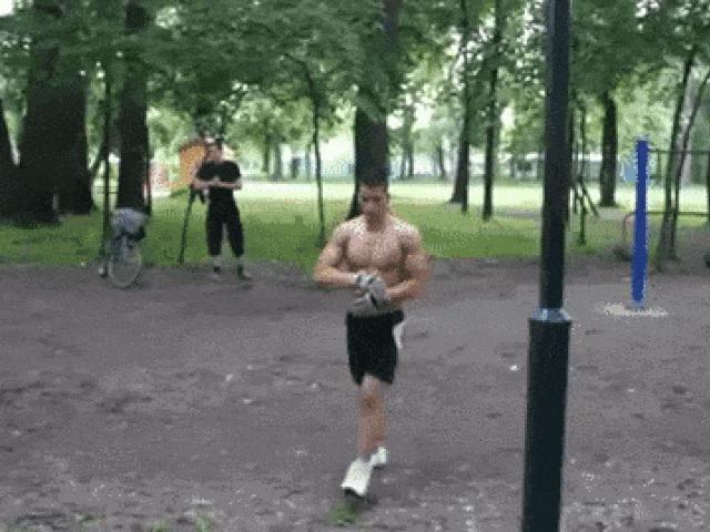 Tranh vui - Những màn thể hiện khiến bao nhiêu người phải "ôm bụng cười lăn lộn"