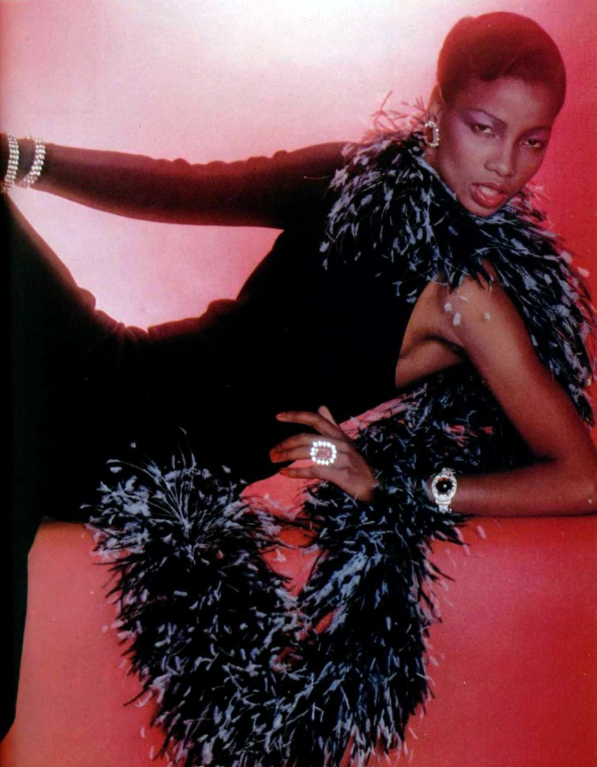 Mounia: Nàng thơ da màu của nhà thiết kế thiên tài Yves Saint Laurent - 4