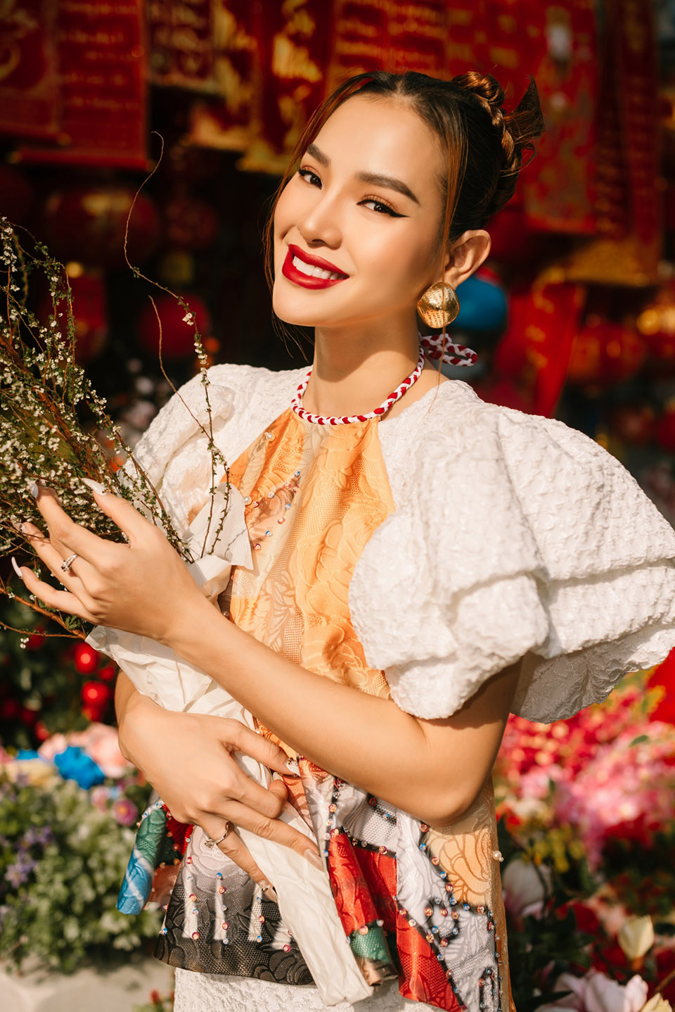 Phương Trinh Jolie xuống phố khoe dáng nuột nà - 2