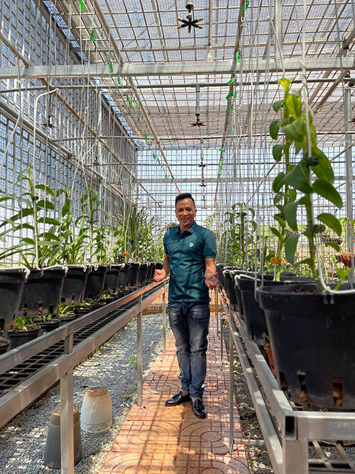 Ông chủ vườn lan Hạo Hạo: Dành dụm tiền lương ít ỏi để thử sức cùng hoa lan - 1