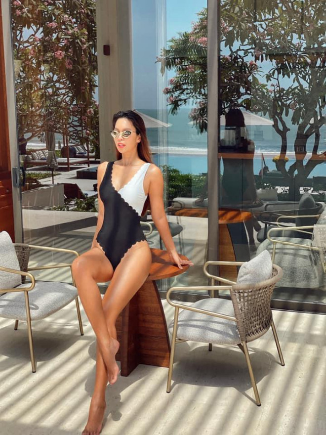 BTV Hoài Anh "hack tuổi" khó tin, siêu mẫu Hà Anh mặc bikini nóng bỏng - 3