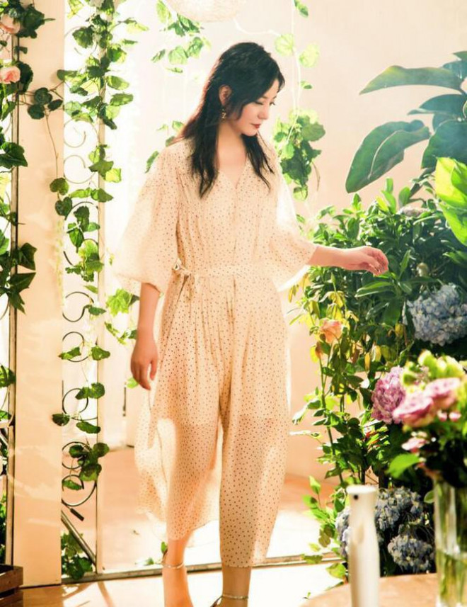 Triệu Vy sang chảnh đầy khí chất trong loạt ảnh đầu xuân - 13