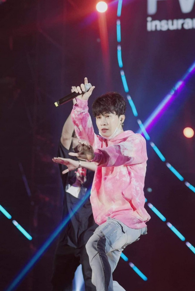 Mỹ nam tuổi Sửu: Trong vòng một năm Jack lên đời phong cách thời trang như idol Hàn - 4