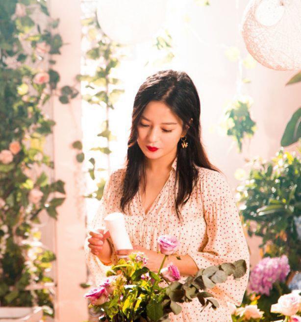 Triệu Vy sang chảnh đầy khí chất trong loạt ảnh đầu xuân - 12