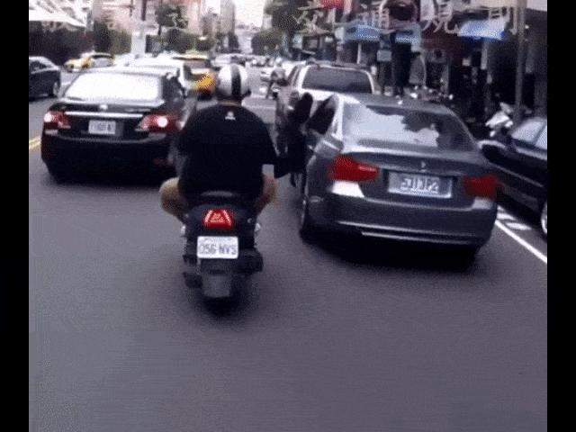 Tranh vui - Có những tình huống bất ngờ khiến bao người không kịp trở tay