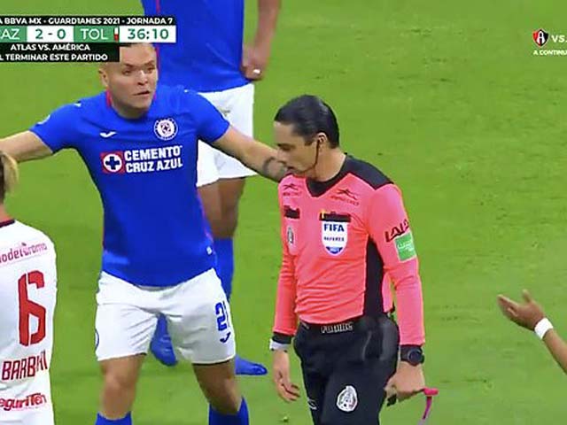 Bóng đá - Bóng đá Mexico tấu hài: Trọng tài “đánh cắp” bàn thắng trước khung thành trống