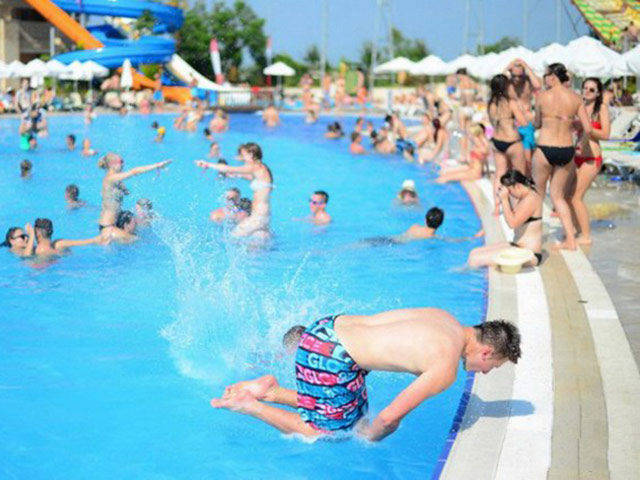 Tranh vui - Cười té ghế khi "chộp" được muôn vàn hình ảnh hài hước trong cuộc sống