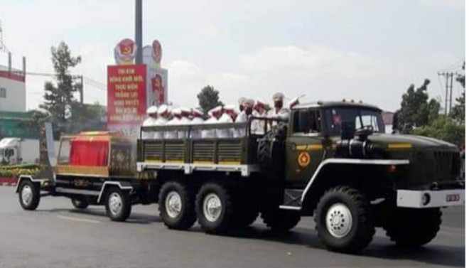 Xe đưa tiễn nguyên Phó Thủ tướng Trương Vĩnh Trọng