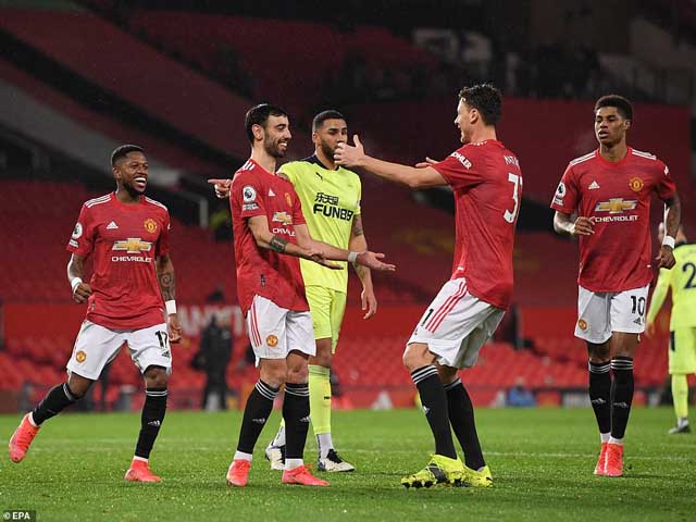 Bóng đá - MU đại thắng: Fernandes kiến tạo "rùa" vẫn lập kỳ tích sánh ngang Messi