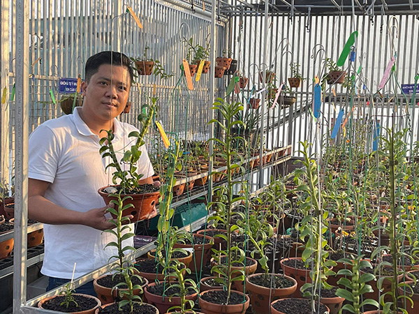 Ông chủ vườn lan Diệp Minh Tuyền: Cơ duyên đến muộn, đam mê không điểm dừng - 2