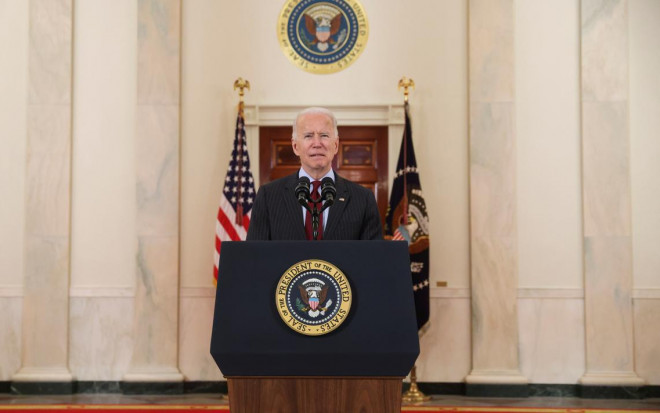 Tổng thống Joe Biden phát biểu tưởng niệm hơn 500.000 công dân Mỹ thiệt mạng vì Covid-19. Ảnh: Reuters