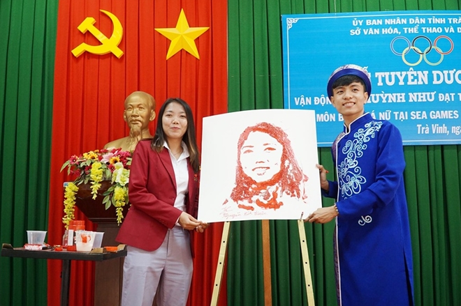 Huỳnh Như được vinh danh ở quê nhà Trà Vinh sau những thành công cùng tuyển nữ Việt Nam.