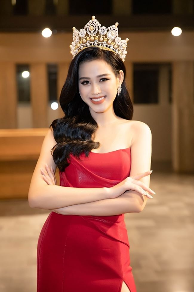 Đỗ Thị Hà đăng quang&nbsp;Hoa hậu Việt Nam 2020 và trở thành đại diện Việt Nam tham gia Hoa hậu Thế giới 2021.
