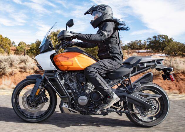 Mô tô du lịch mạo hiểm Harley-Davidson Pan America, giá 454 triệu - 6