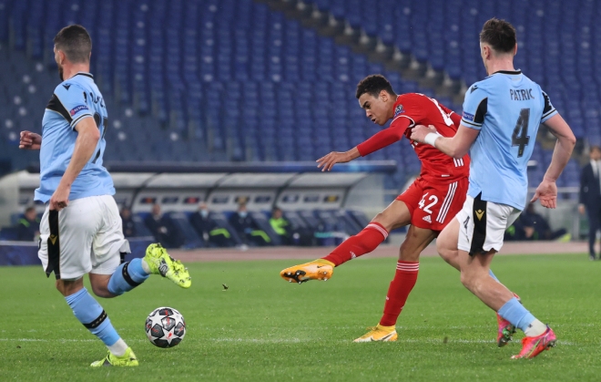 Tưng bừng Cúp C1: Lewandowski giúp Bayern "hủy diệt" Lazio trên đất Italia - 4