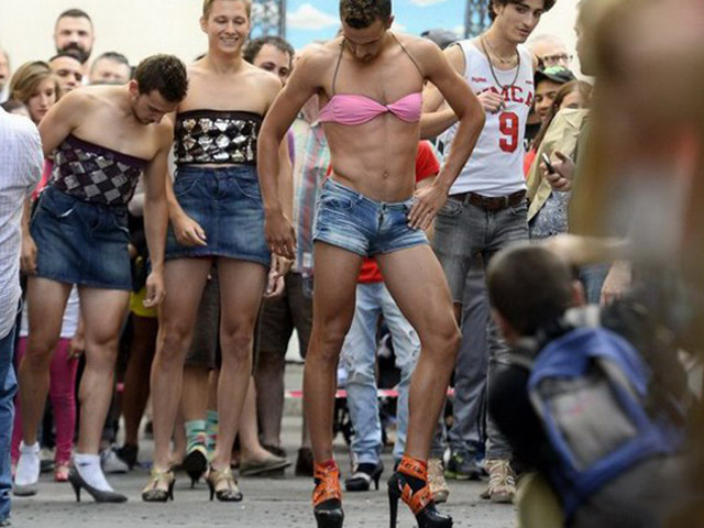 Tranh vui - Hình ảnh oái oăm khiến nhiều người giật mình sau khi xem