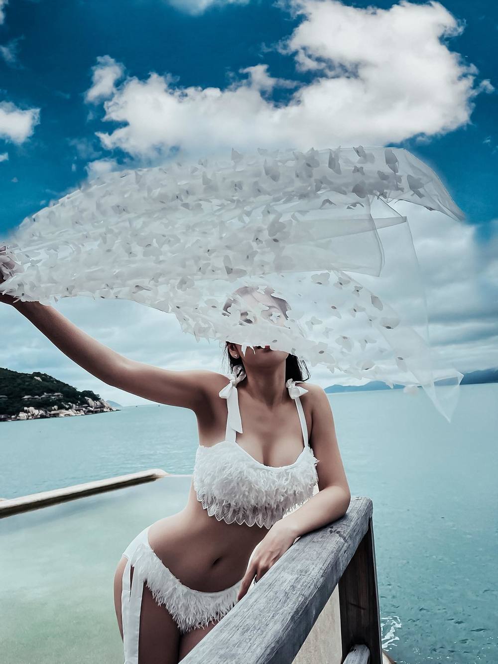 Sở hữu vóc dáng thanh mảnh nhưng Puka lại có số đo 3 vòng cực kỳ lý tưởng 94-63-96 (cm), đặc biệt là vòng 1 được xếp vào top "khủng" của Vbiz.